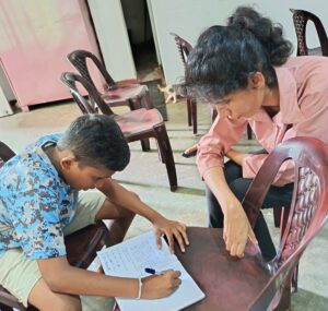 භාෂා භාවිතය දුර්වලතා මෙන්ම භාෂාව හැසිරවීමේ  දුර්වලතා ඇති දරුවන් වෙත දැනුම බෙදාදීම